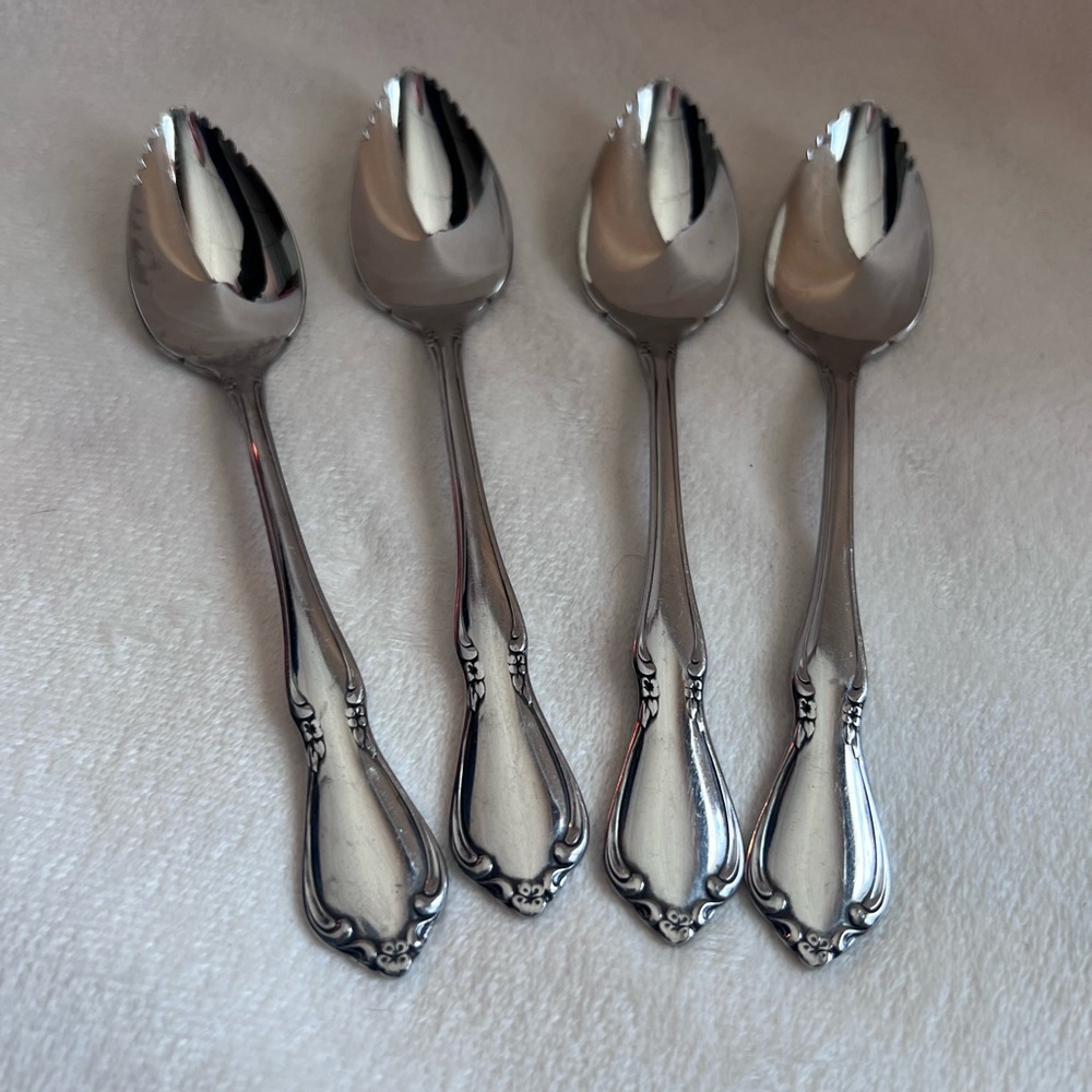 Onediacraft Deluxe Stainless Flatware Grapefruit Spoons (4)